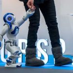 Vorboten der Zukunft: humanoider Roboter "Nao" auf der Internet World